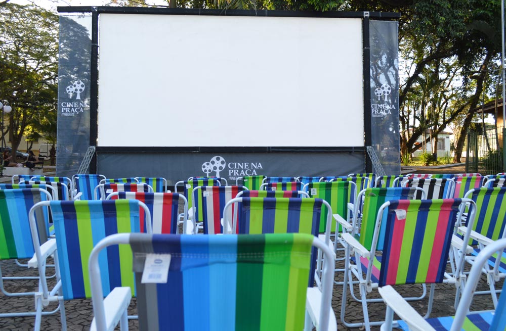 cine praca analandia post